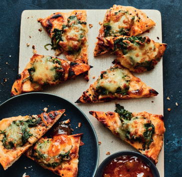 Cheesy spinach naan bites