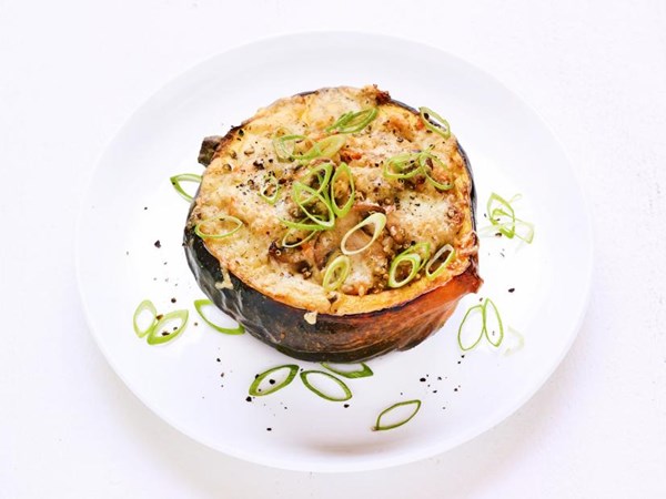 Cheesy stuffed acorn squash 