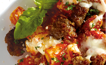 Cheesy stuffed sausage pasta bake