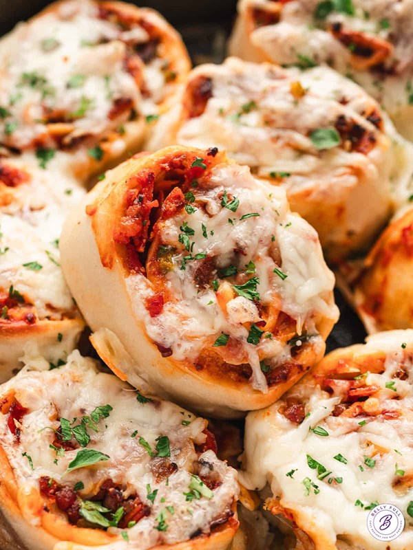 Cheesy supreme pizza rolls