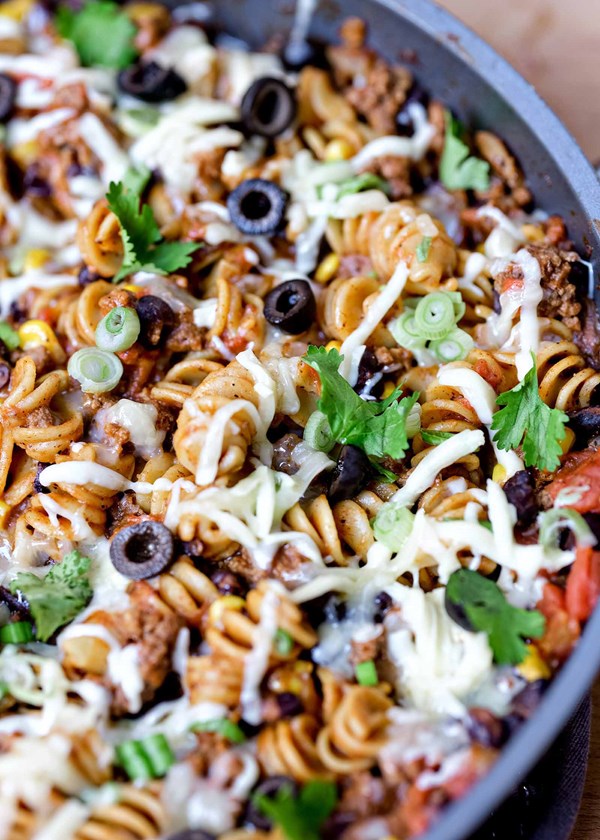 Cheesy taco pasta skillet