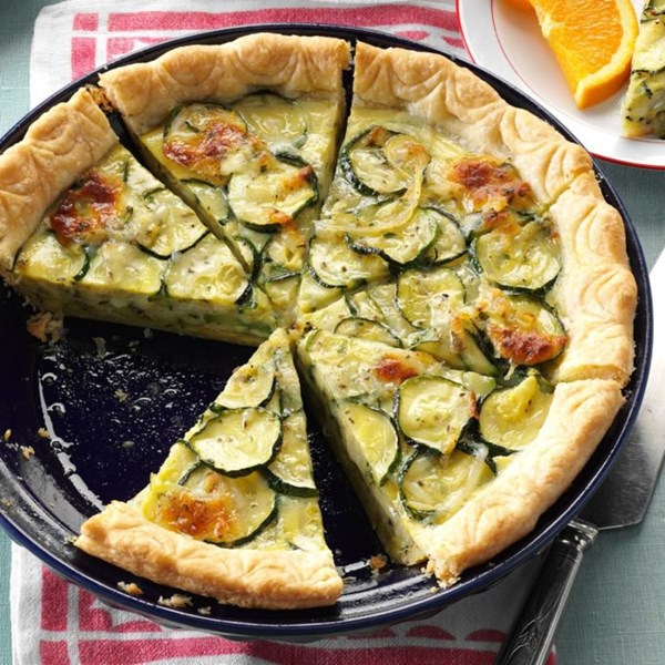 Cheesy zucchini quiche 
