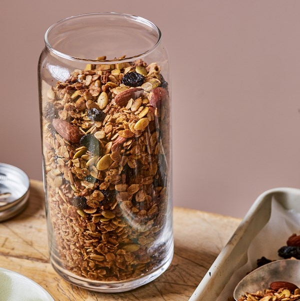Cherry almond 'Bakewell' granola