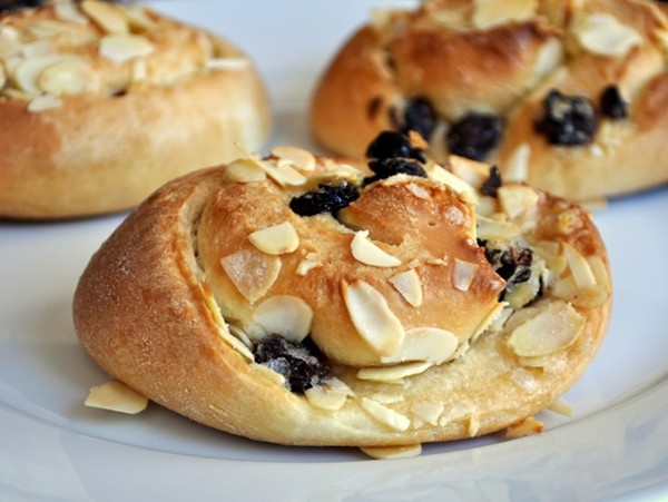 Cherry almond buns