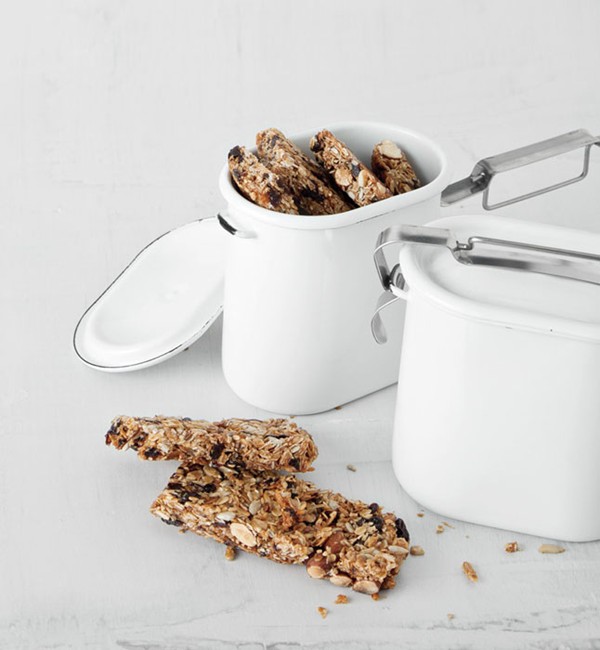 Cherry-almond granola bars
