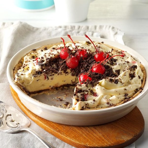 Cherry almond mousse pie 