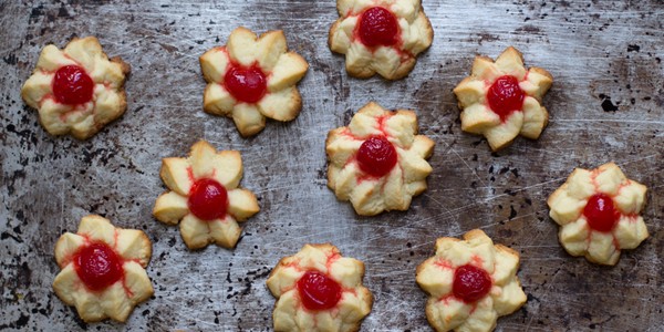 Cherry-almond star cookies