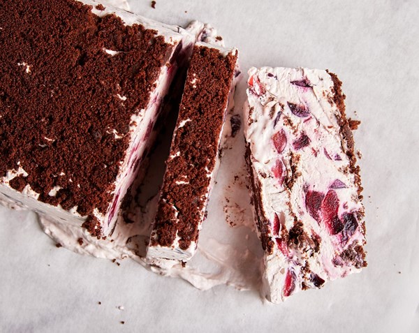 Cherry and chocolate crumble semifreddo