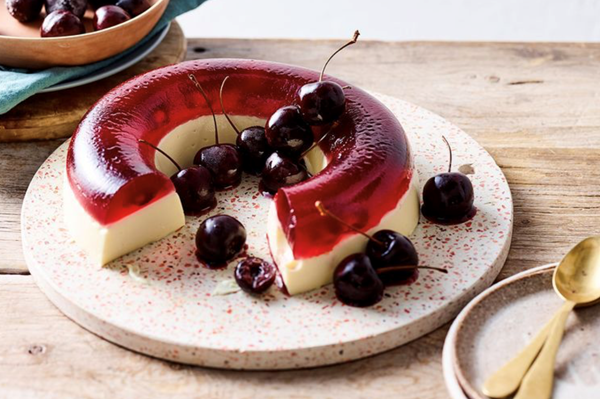 Cherry and lemon jelly cake