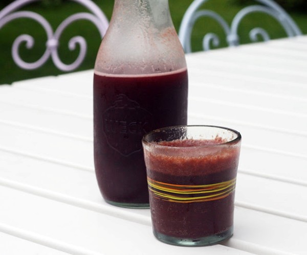 Cherry-blueberry shrub