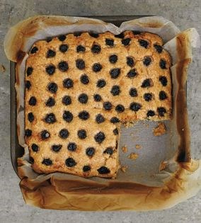 Cherry cake from Bosnia (Colaç od trešanja)