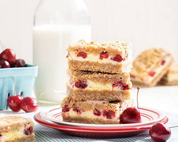 Cherry cheesecake bars