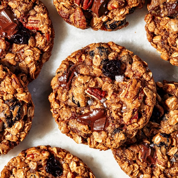 Cherry-chocolate chip oatmeal cookies