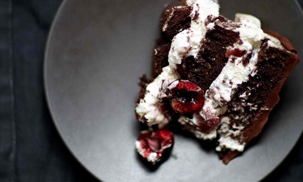 Cherry chocolate cream cake