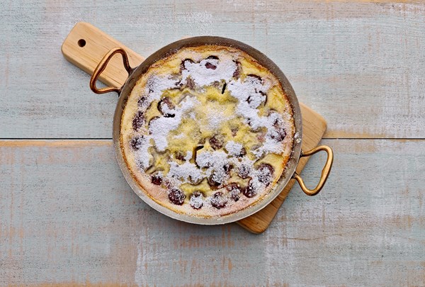 Cherry clafoutis (Clafoutis aux cerises)