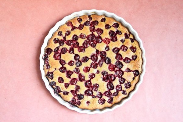 Cherry clafoutis with chestnut flour 