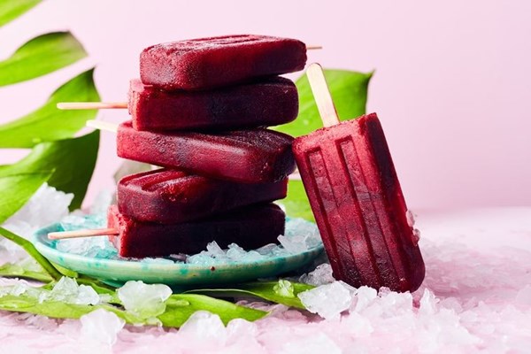 Cherry cola icy poles