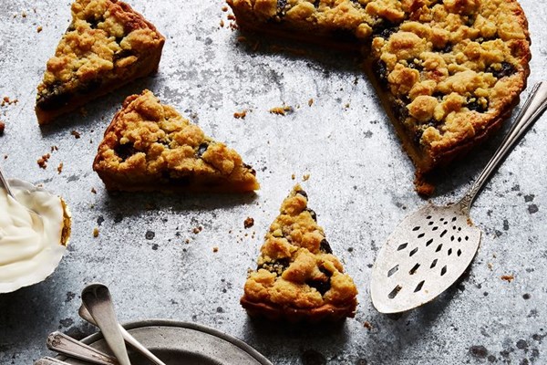 Cherry crumb tart