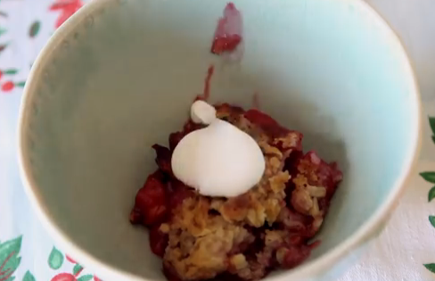 Cherry crumble