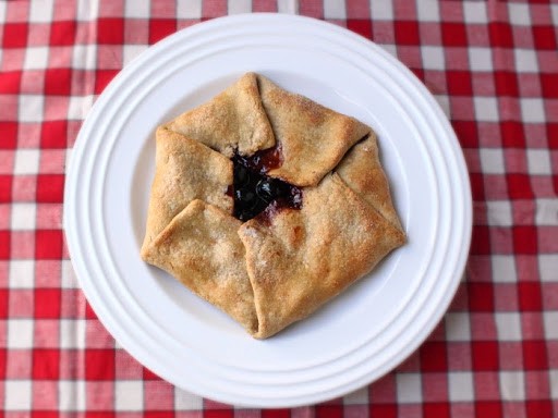 Cherry folditup tart