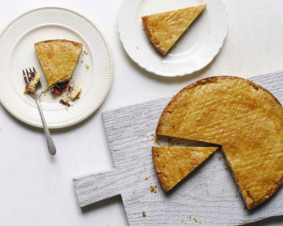 Cherry gâteau Basque