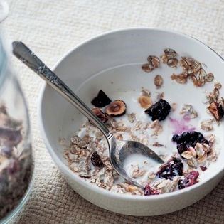 Cherry hazelnut muesli