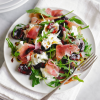 Cherry, mozzarella, rocket and Parma ham salad 
