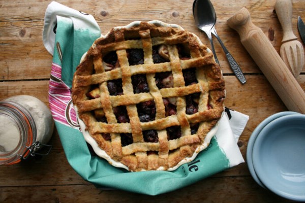 Cherry, nectarine and gooseberry pie