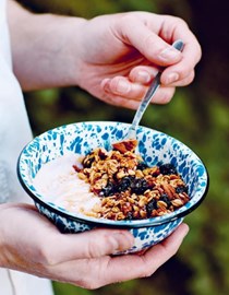 Cherry-pecan granola 