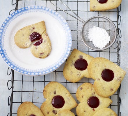 Cherry shortbread hearts