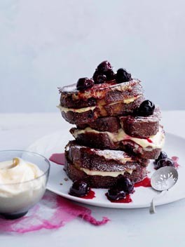 Cherry toast with vanilla cream