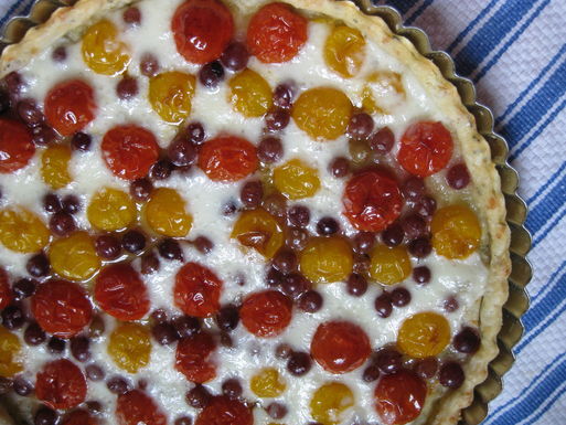 Cherry tomato and champagne grape tart