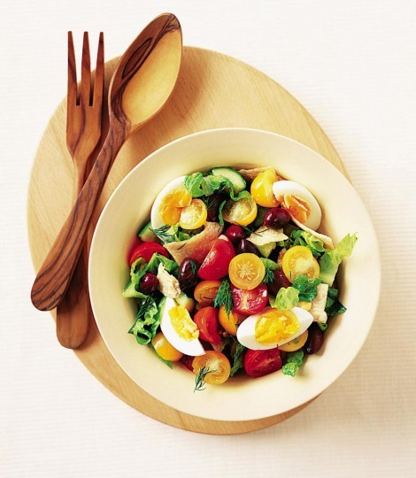 Cherry tomato and pitta salad with eggs and dill