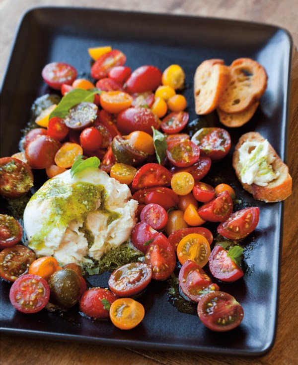 Cherry tomato salad with burrata & pesto