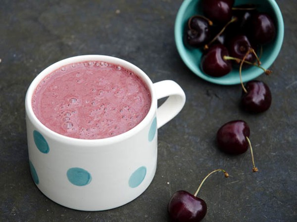Cherry vanilla almond smoothie