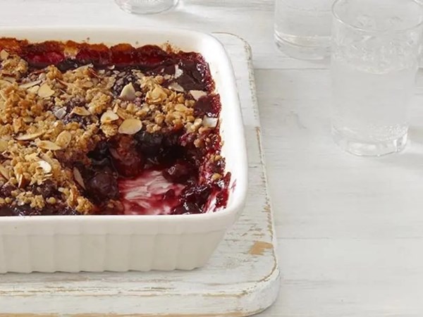 Cherry-vanilla crisp