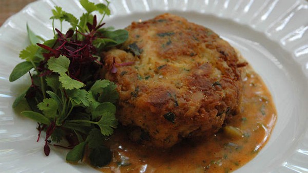 Chesapeake Bay crab cakes with Cajun remoulade