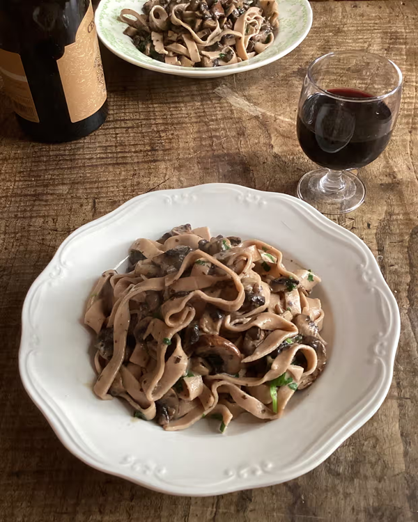 Chestnut pasta with mushrooms and herbs