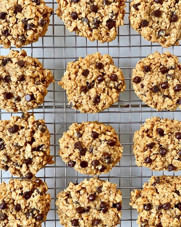 Chewy 3-ingredient oatmeal cookies