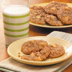 Chewy apple oatmeal cookies 