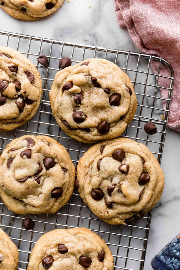 Chewy chocolate chip cookies