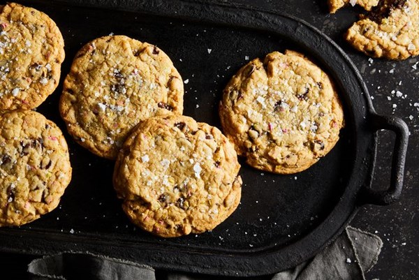 Chewy chocolate chip cookies with rainbow fennel seeds 