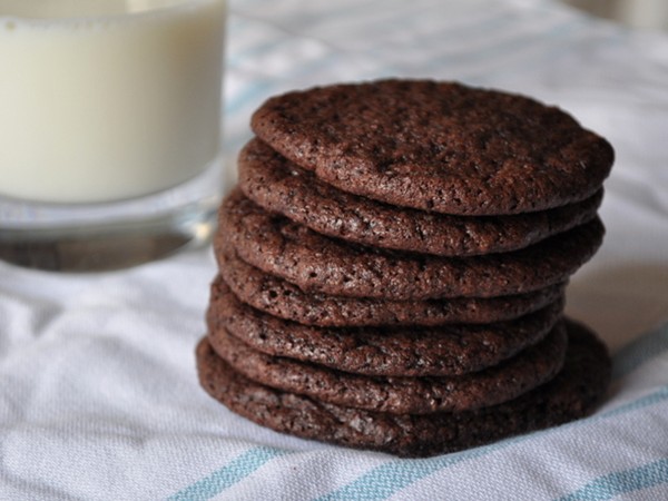 Chewy chocolate orange cookies