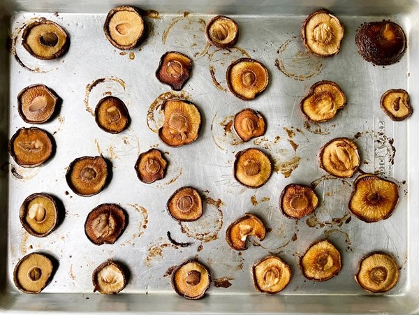 Chewy-crisp mushroom caps