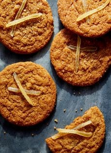 Chewy ginger spice cookies