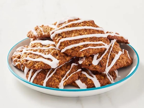 Chewy oatmeal-almond butter cookies
