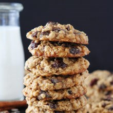 Chewy oatmeal raisin cookies