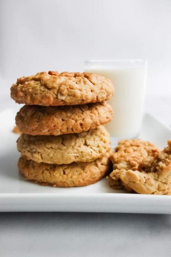 Chewy peanut butter oatmeal cookies