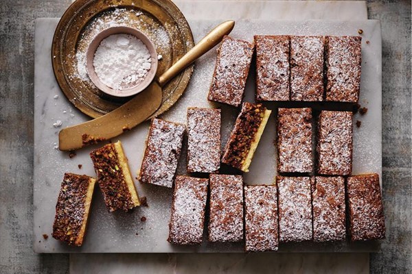 Chewy pistachio slice