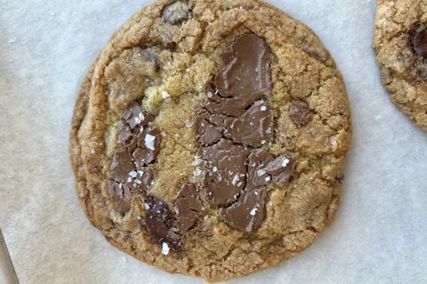 Chewy salted chocolate chip cookies with maple 